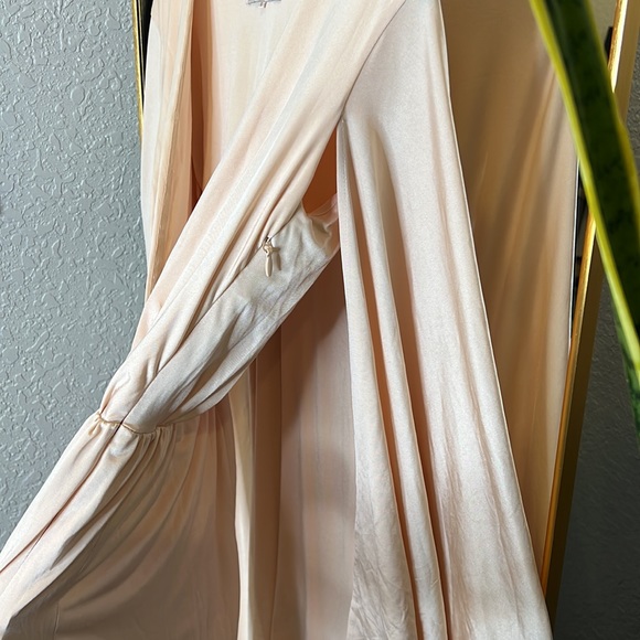 House of CB ‘Naiara’ Blush Cape Gown NWOT - Picture 10 of 10